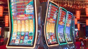 fasloto ကာစီနို Mobile APP ဖြင့် Live Baccarat ကစားနေပုံ